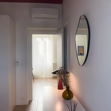 Modern Design Near Metro, Center * Μιλάνο